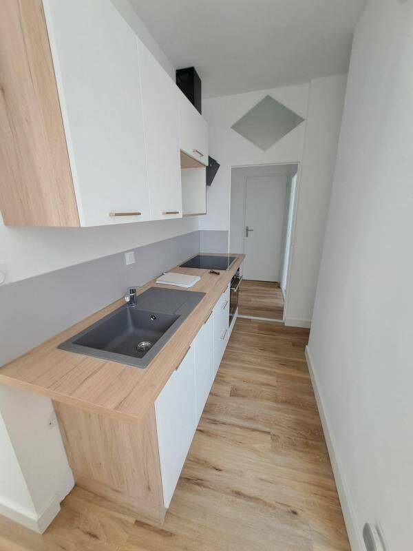 Appartement 3 pièces 78 m² · à Saint-Jean-d'Angély · 77,6 m² · 680 €