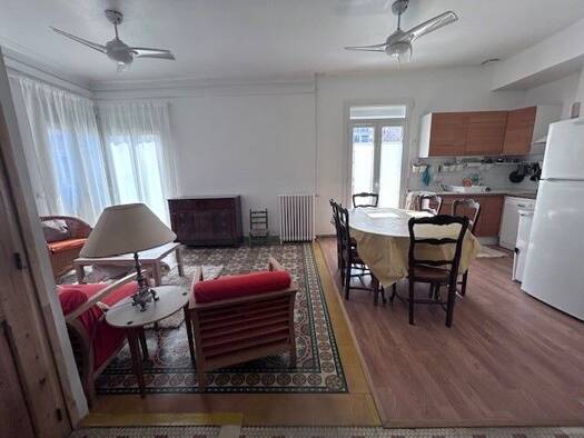 Appartement à louer 750 € 3 pièces 2 chambres 57 m² Étage 1/1 Les Remparts-Kennedy Perpignan 66100