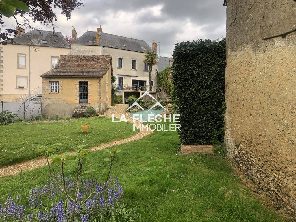 Maison 7 pièces 219 m² · à La Chapelle-d'Aligné · 219 m² · 252 000 €