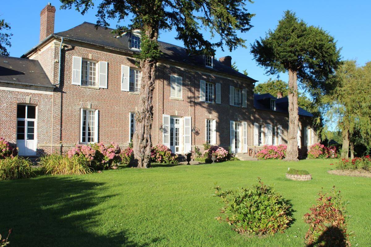 Maison 11 pièces 330 m² · à Friaucourt · 330 m² · 725 000 €