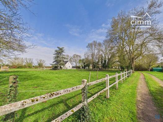 Maison à vendre 320 000 € 6 pièces 4 chambres 177 m² 21 688 m² de terrain Neuillé 49680