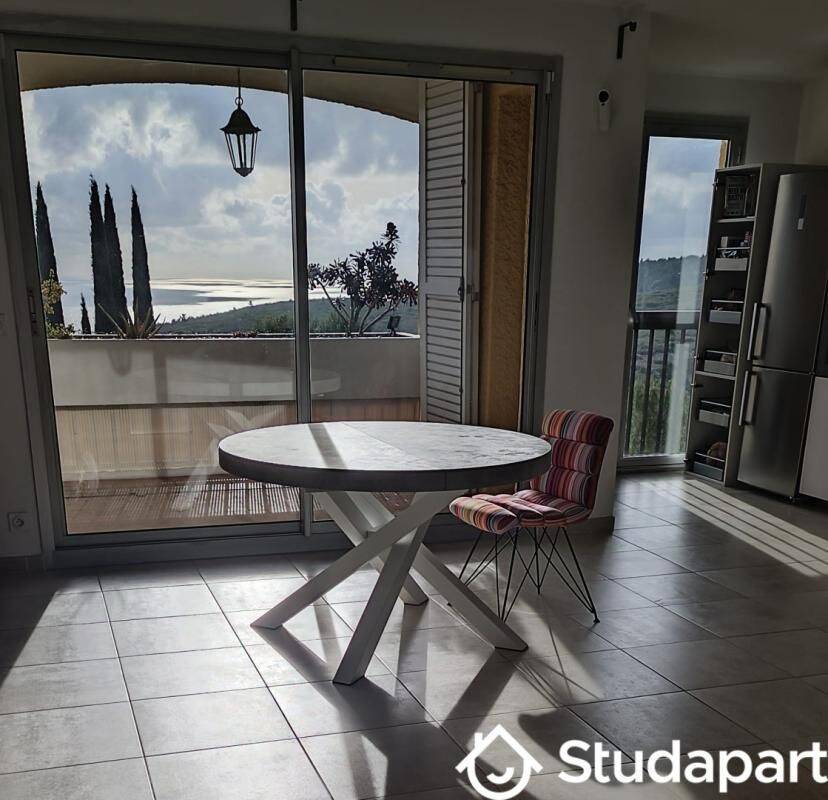 3 pièces 68 m² · à Cassis · 68 m² · 1 500 €