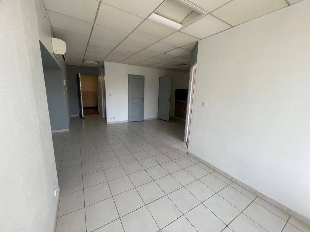 Appartement 2 pièces 42 m² · à Saint-Maximin-la-Sainte-Baume · 42 m² · 620 €