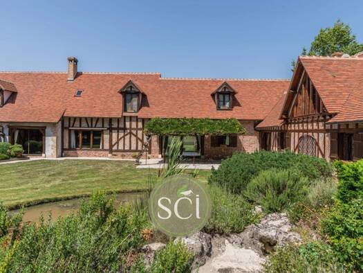 Maison à vendre - de 1.1M € 8 pièces 4 chambres 422 m² 13 218 m² de terrain La Marolle-en-Sologne 41210