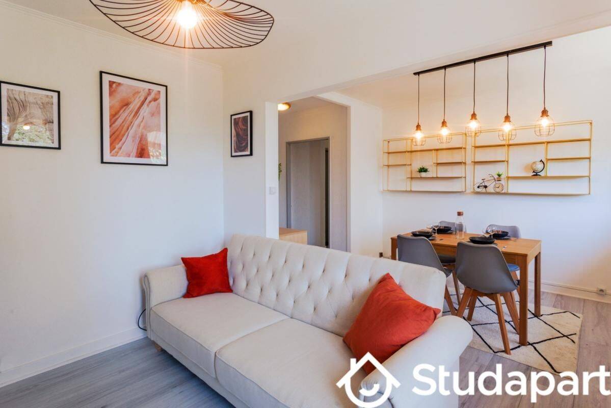 1 pièce 10 m² · à Saint-Martin-d'Hères · 10 m² · 460 €/mois