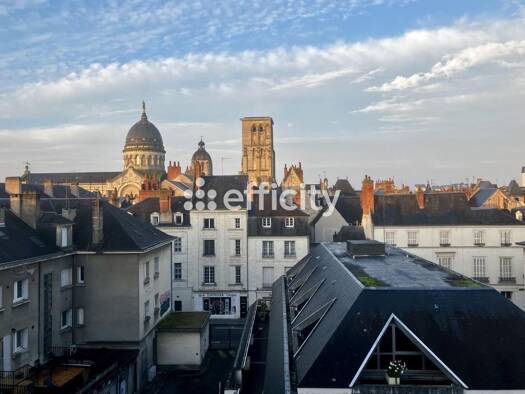Appartement à vendre 290 000 € 4 pièces 2 chambres 105 m² Étage 4/4 Centre Tours 37000