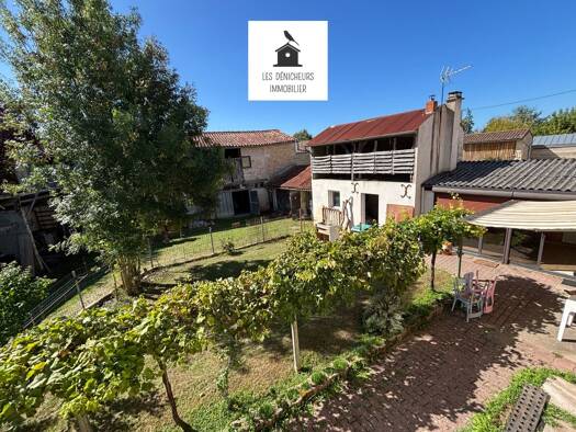 Maison à vendre 120 000 € 6 pièces 3 chambres 140 m² 565 m² de terrain Brioux-sur-Boutonne 79170