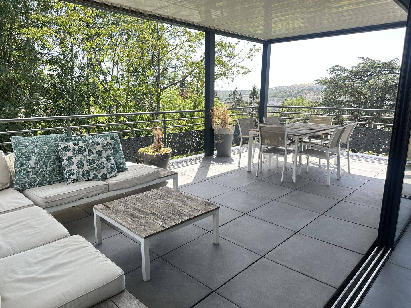 Maison 6 pièces 150 m² · à Saint-Étienne · 150 m² · 450 000 €
