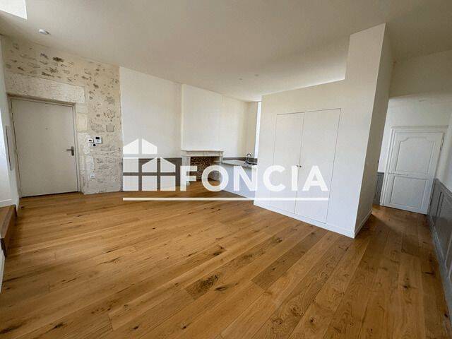 Appartement 1 pièce 40 m² · à Saintes · 40,2 m² · 500 €/mois
