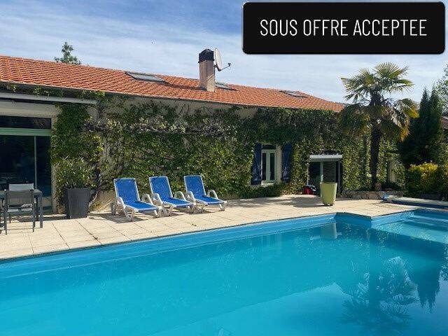 Maison 11 pièces 280 m² · à Coursac · 280 m² · 365 000 €