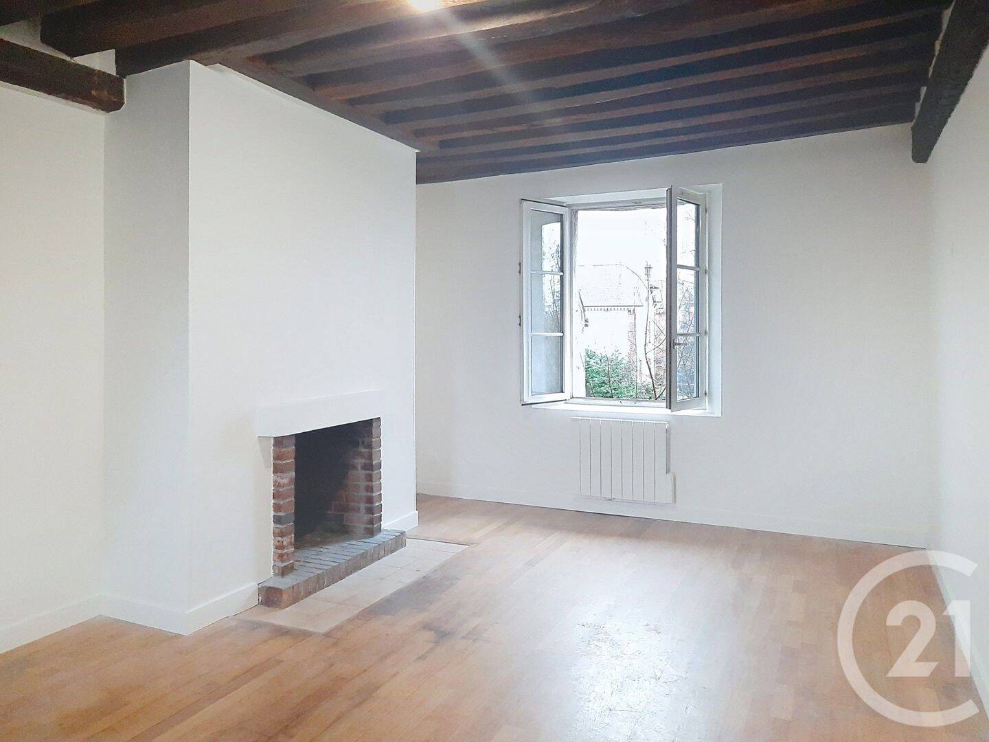 Appartement 3 pièces 65 m² · à Crépy-en-Valois · 64,7 m² · 860 €/mois