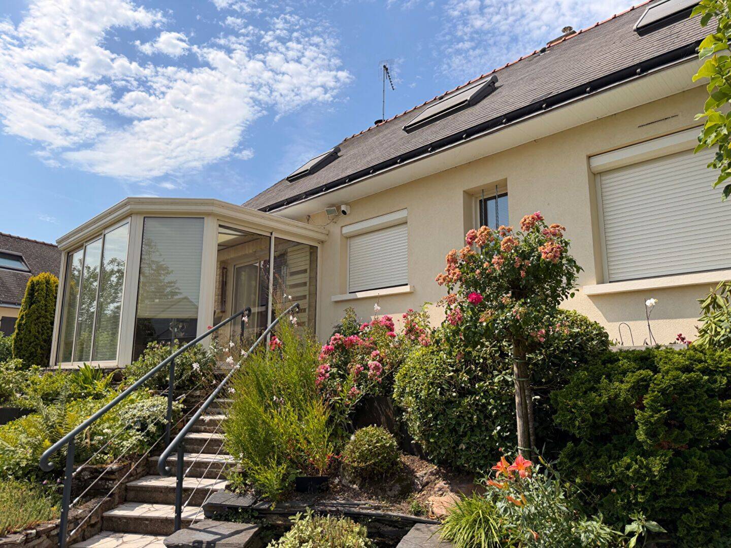 Maison 8 pièces 146 m² · à Écouflant · 146,4 m² · 365 000 €