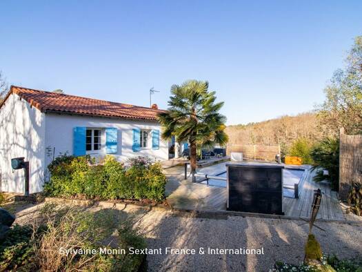 Maison à vendre 304 000 € 6 pièces 5 chambres 171 m² 3 817 m² de terrain Sarliac-sur-l'Isle 24420