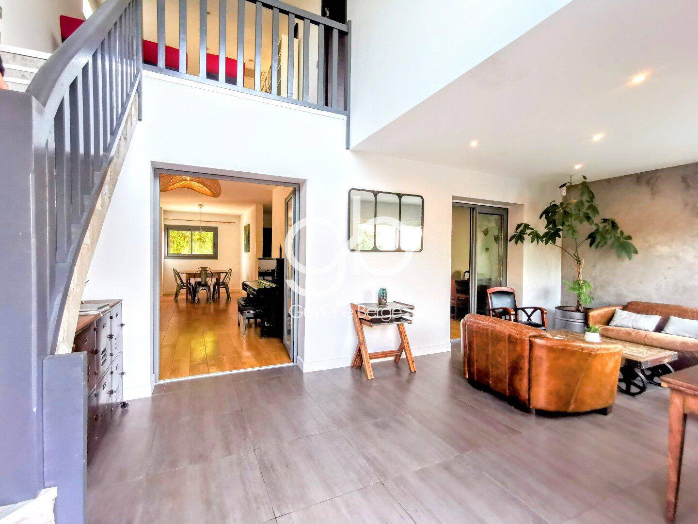 Maison 7 pièces 195 m² · à Saint-Brès · 195 m² · 590 000 €