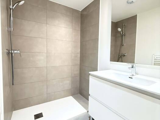 Appartement à vendre - neuf 358 963 € 3 pièces 2 chambres 68 m² Nord Cogolin 83310