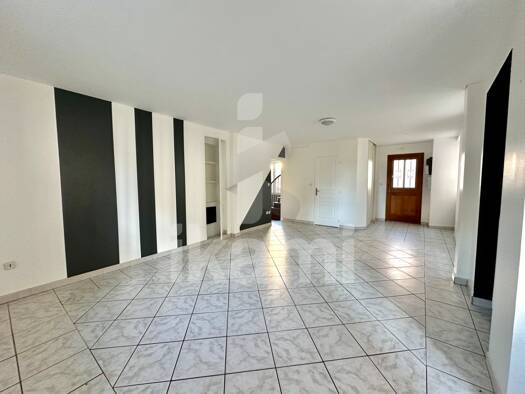 Maison à vendre 172 000 € 4 pièces 3 chambres 103 m² Le Grand-Lemps 38690