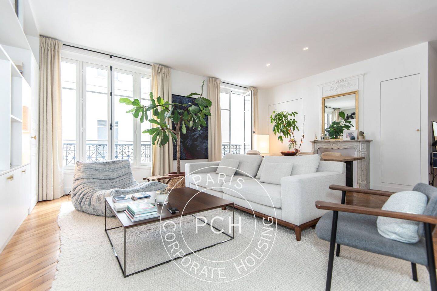 Appartement 3 pièces 92 m² · à Paris 2ème Arrondissement · 92,4 m² · 4 000 €