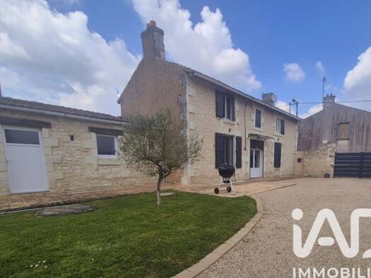 Maison à vendre 169 000 € 5 pièces 4 chambres 117 m² 816 m² de terrain Mirebeau 86110