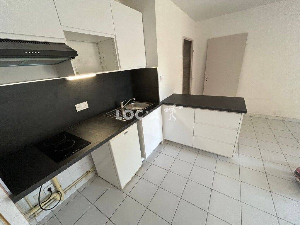 Location Studio 24 m² à Dijon 495 ¤ CC /mois — 1