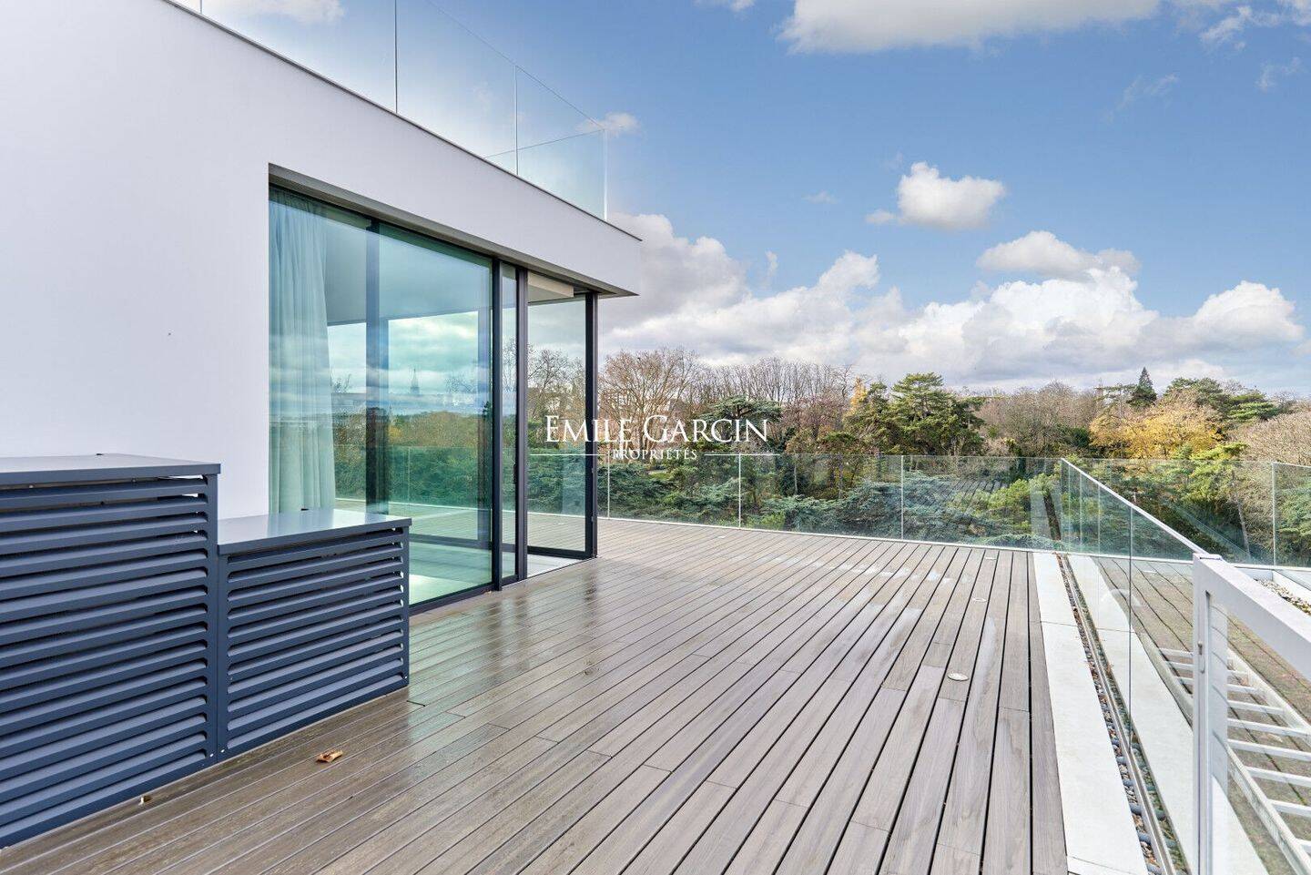 Appartement 5 pièces 159 m² · à Paris 14ème Arrondissement · 159 m² · 2 990 000 €