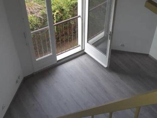 Appartement à louer 440 € 1 pièce 29,6 m² Étage 1/2 dès le 20/04/2026 Saint Pierre Dax 40100