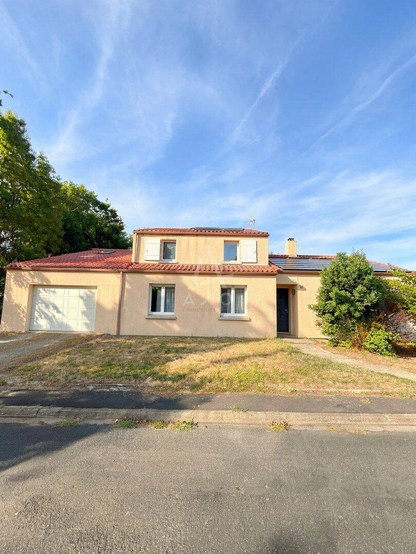 Maison 7 pièces 139 m² · à Montaigu-Vendée · 139 m² · 286 000 €