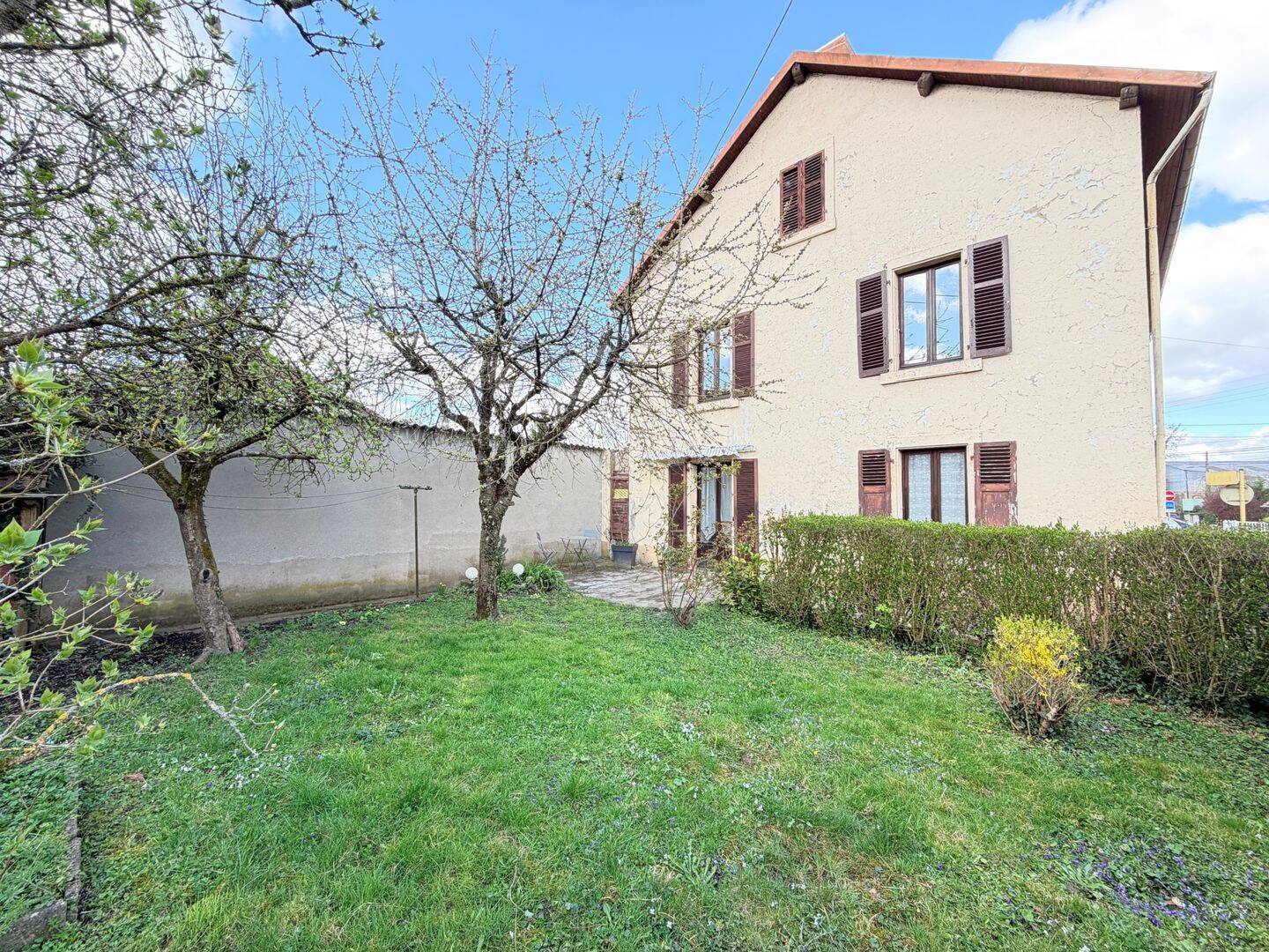 Maison 7 pièces 180 m² · à Audincourt · 180,4 m² · 99 000 €