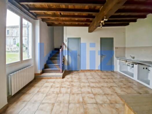 Appartement à louer 611 € 3 pièces 2 chambres 81 m² 1er étage Layrac 47390