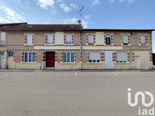 Immeuble à vendre 340 000 € 388 m² Mailly-le-Camp 10230