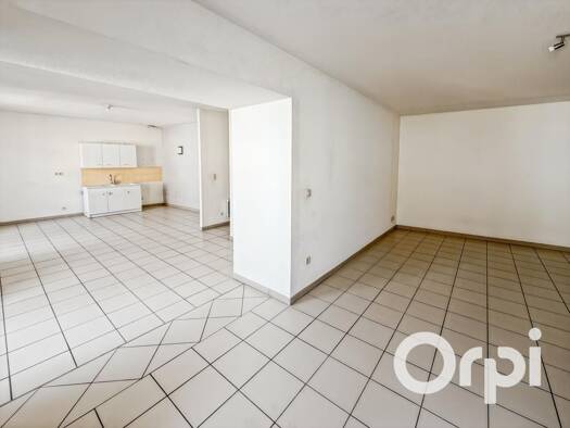 Appartement à louer 590 € 3 pièces 2 chambres 79,2 m² 1er étage Baix 07210