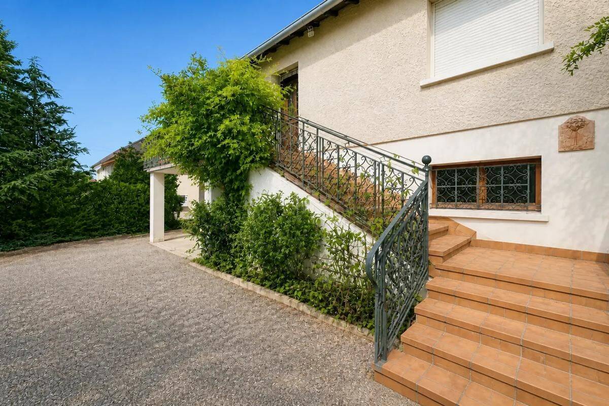 Maison 5 pièces 130 m² · à Vendat · 130 m² · 260 000 €