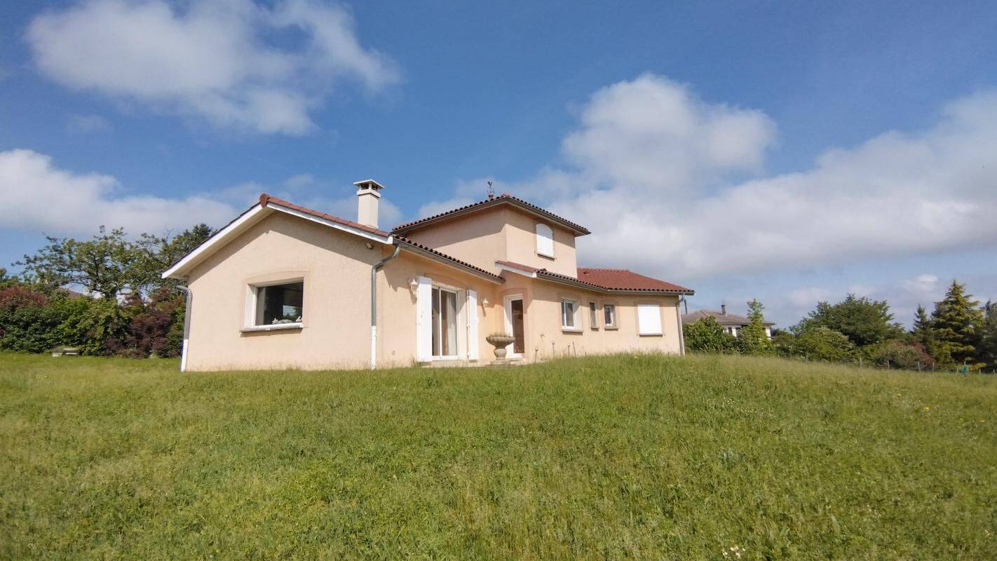 Maison 4 pièces 130 m² · à Charly · 130 m² · 745 000 €