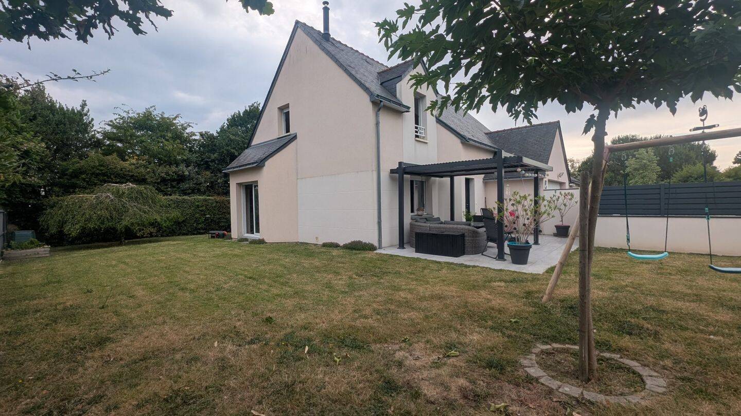 Maison 6 pièces 113 m² · à Saint-Léger-de-Linières · 113 m² · 373 000 €