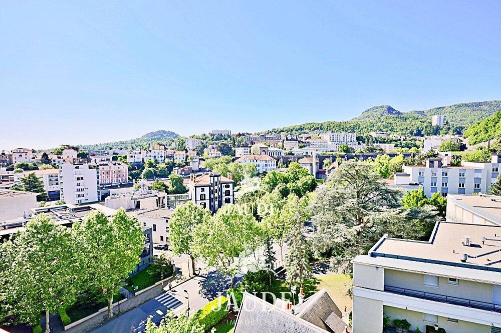 Appartement 5 pièces 108 m² · à Chamalières · 107,8 m² · 230 000 €