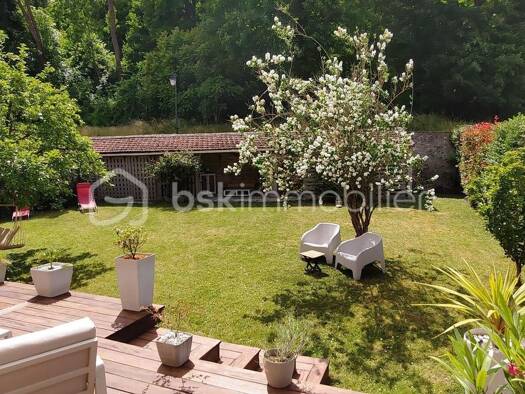 Maison à vendre 420 000 € 5 pièces 3 chambres 104 m² 618 m² de terrain Maule 78580