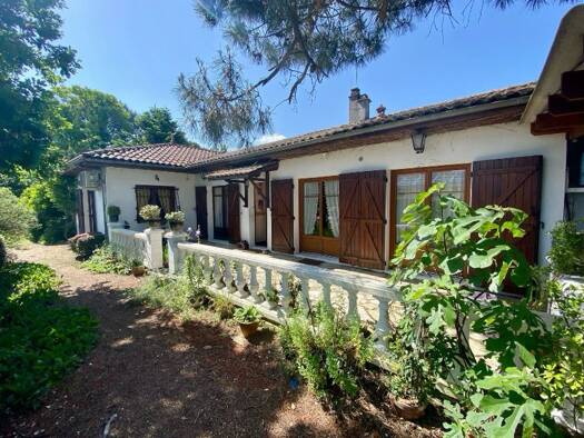 Maison de plain-pied à vendre 335 000 € 3 pièces 2 chambres 116 m² Portets 33640