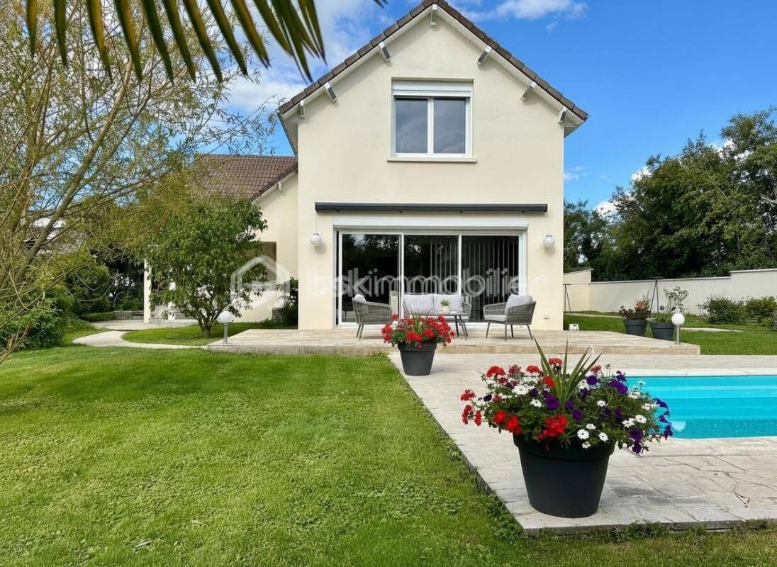 Maison 8 pièces 205 m² · à Villeblevin · 205 m² · 399 000 €
