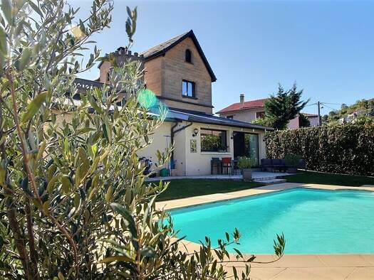 Maison à vendre 451 500 € 7 pièces 4 chambres 217 m² 850 m² de terrain Blanzat 63112