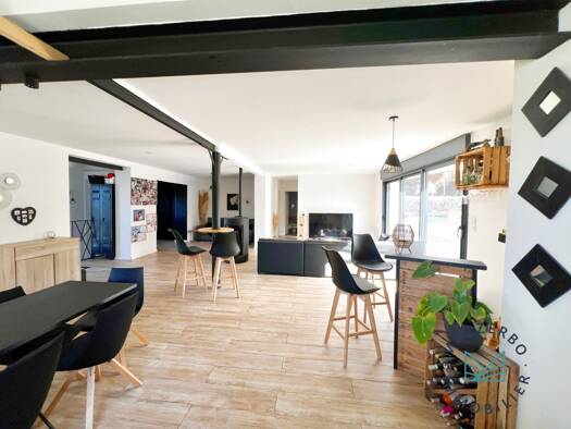 Maison à vendre 639 000 € 4 pièces 3 chambres 170 m² 11 387 m² de terrain Rians 83560