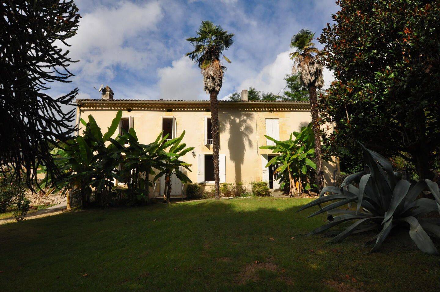 Maison 7 pièces 135 m² · à Le Tourne · 135 m² · 1 265 €/mois