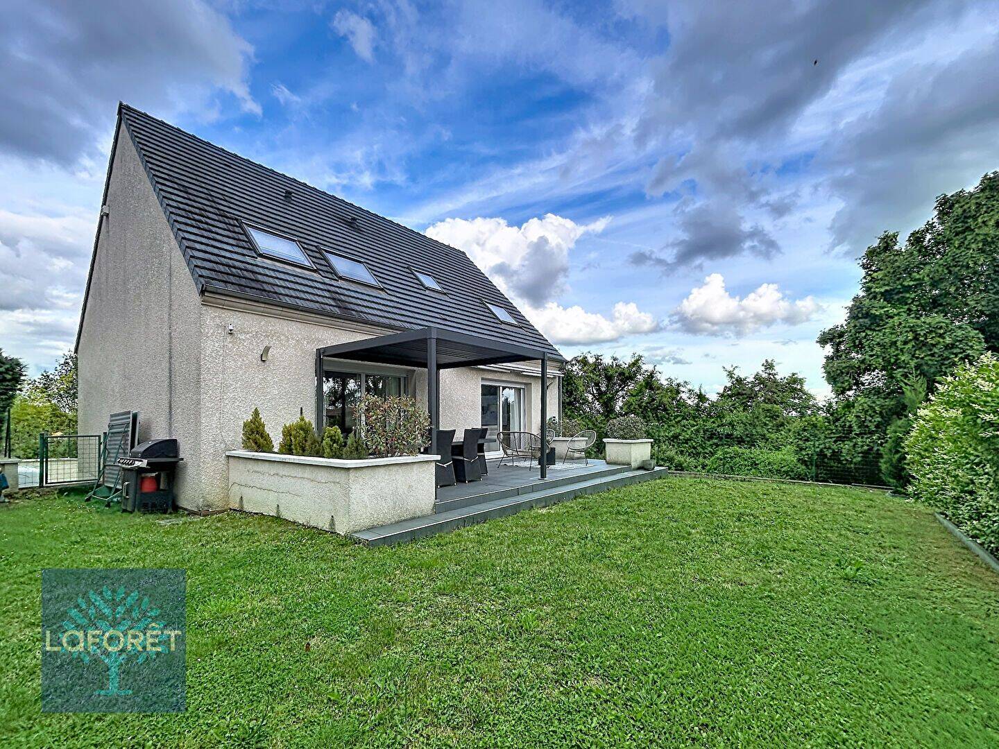 Maison 5 pièces 130 m² · à Corbeil-Essonnes · 130 m² · 349 900 €
