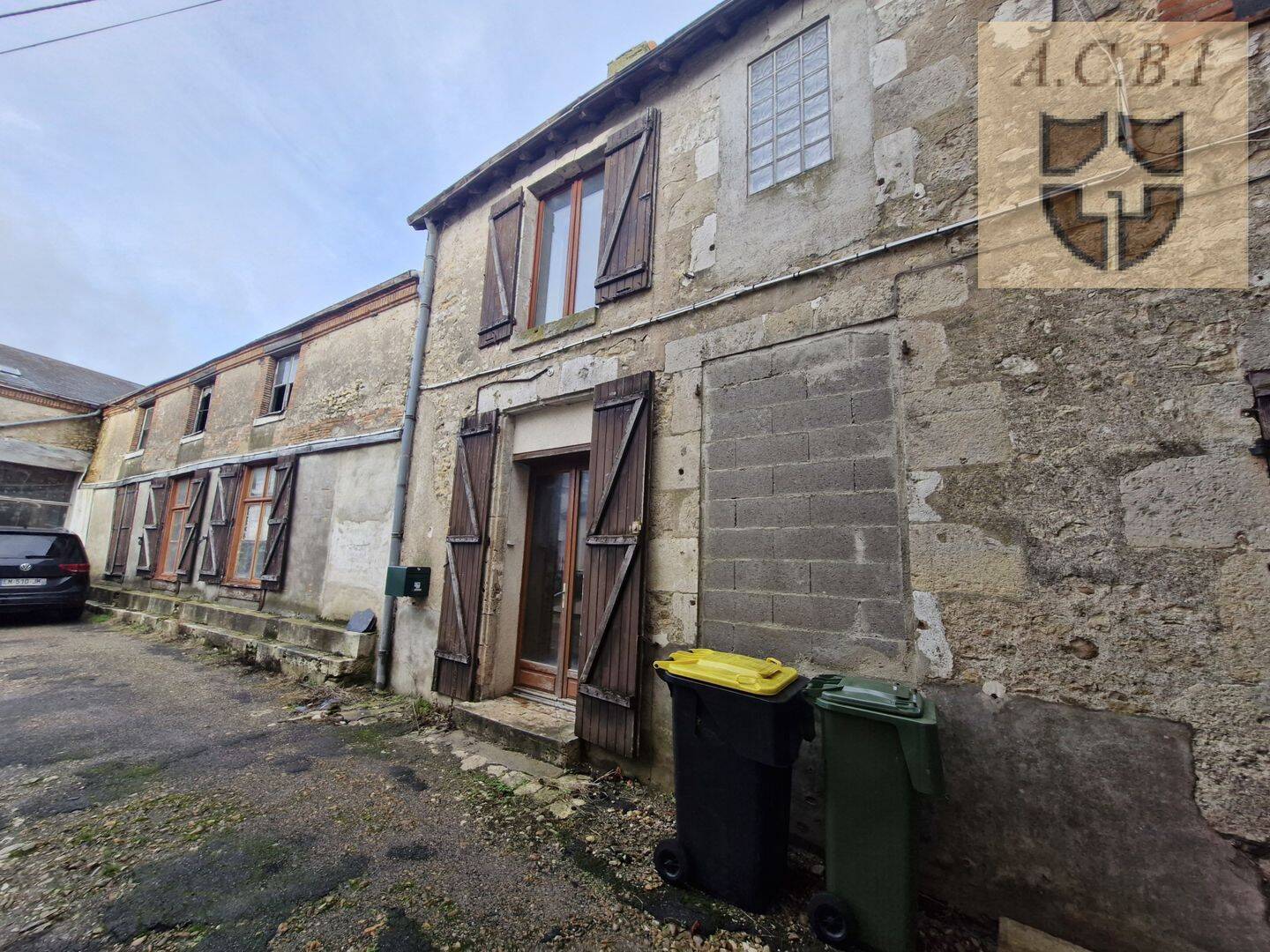 Maison 8 pièces 450 m² · à Oucques la Nouvelle · 450 m² · 66 000 €