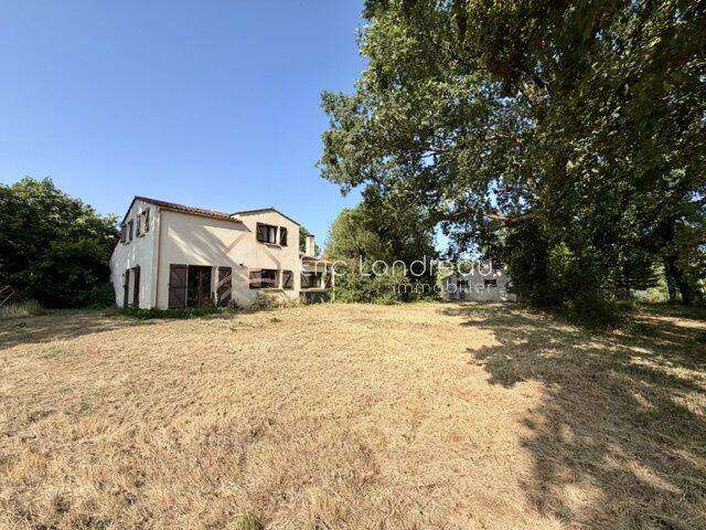 Maison 7 pièces 160 m² · à Le Champ-Saint-Père · 160 m² · 261 000 €