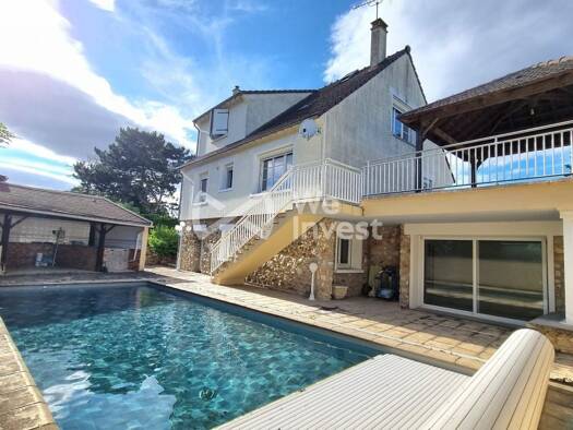 Maison à vendre 687 000 € 9 pièces 6 chambres 295 m² 1 470 m² de terrain Sud Nanteuil-lès-Meaux 77100