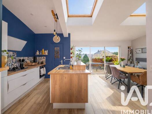 Maison de ville à vendre 364 000 € 6 pièces 4 chambres 136 m² 456 m² de terrain Pontlieue-Rocade Le Mans 72100