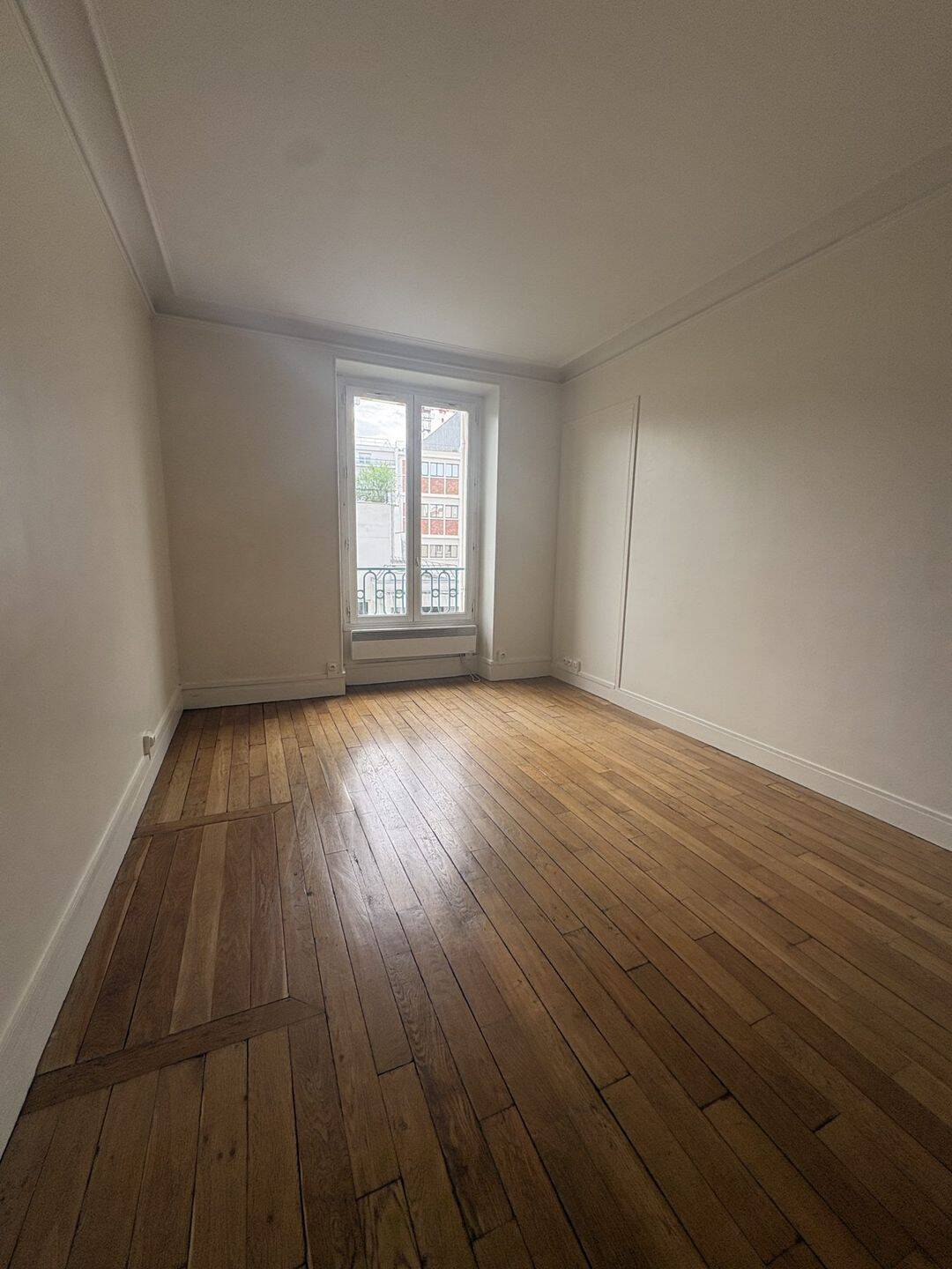 Appartement 3 pièces 55 m² · à Paris 11ème Arrondissement · 55,4 m² · 1 605 €