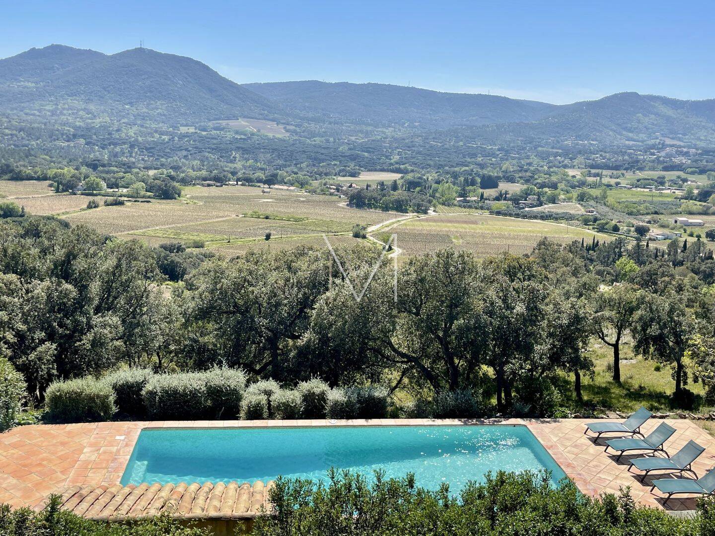 Maison 10 pièces 245 m² · à Le Plan-de-la-Tour · 245 m² · 1 990 000 €