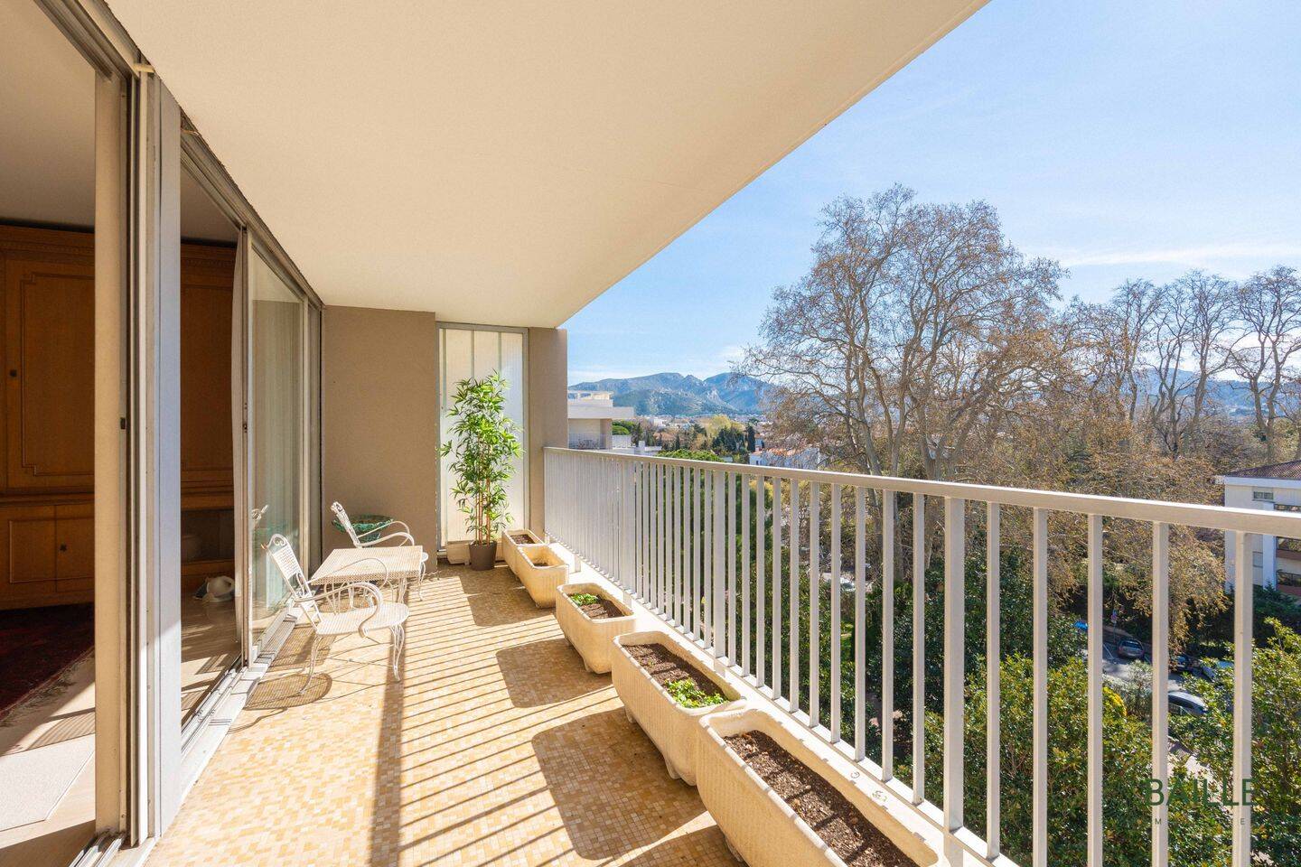 Appartement 5 pièces 148 m² · à Marseille 8ème Arrondissement · 148 m² · 545 000 €