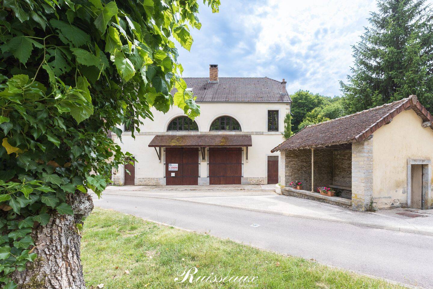 Maison 7 pièces 162 m² · à La Bussière-sur-Ouche · 161,8 m² · 490 000 €