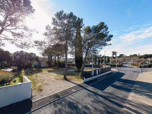 Terrain constructible à vendre 350 000 € 720 m² de terrain Centre Ville Castries 34160